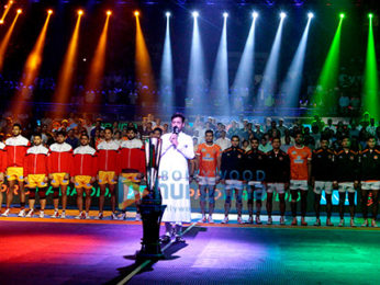 Irrfan Khan sings the National Anthem at 'VIVO Pro Kabaddi Season 5'