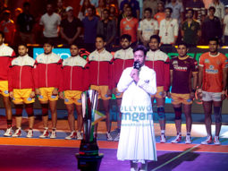 Irrfan Khan sings the National Anthem at ‘VIVO Pro Kabaddi Season 5’
