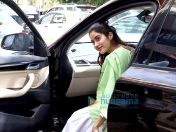 Jhanvi Kapoor spotted in a simple ethnic outfit