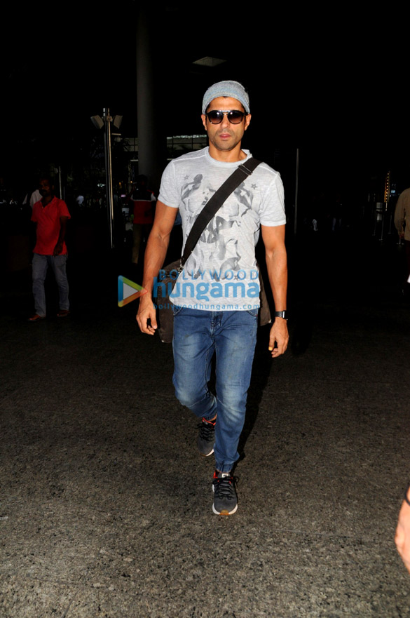 kangana farhan and others snapped at the airport 2