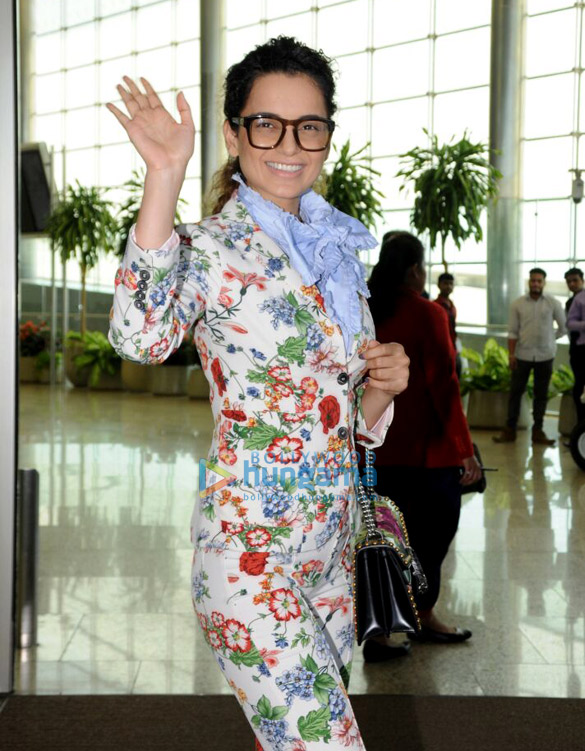 kangana ranaut spotted while on her way to jaipur 1