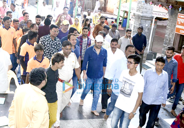 kapil sharma visited shirdi sai baba temple 001