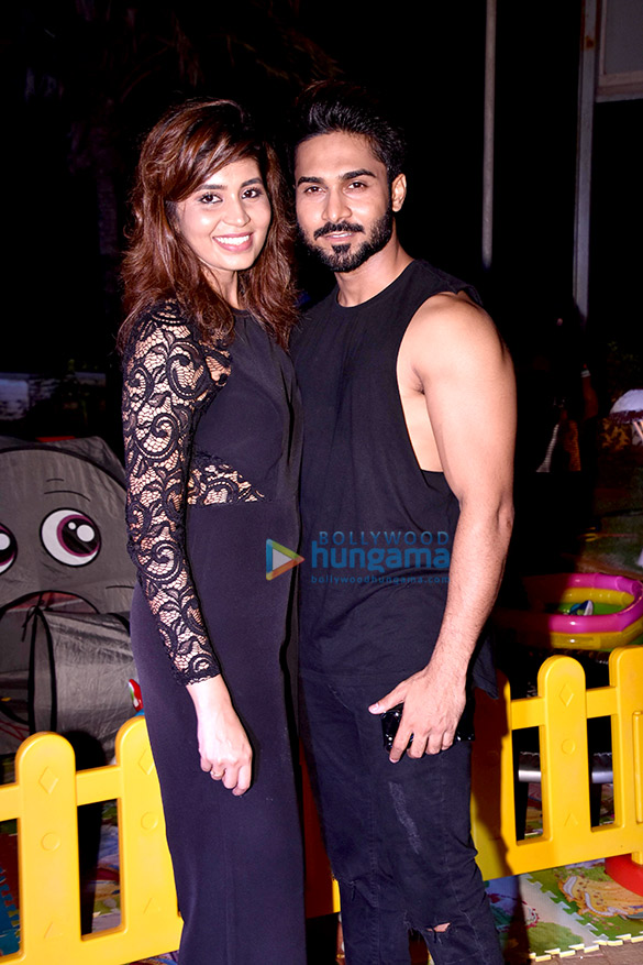 karanvir and teejays daughters birthday party 14