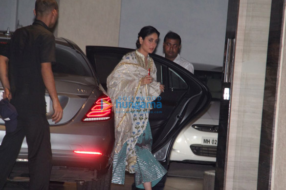 Kareena Kapoor Khan and Karisma Kapoor snapped at her mother’s house