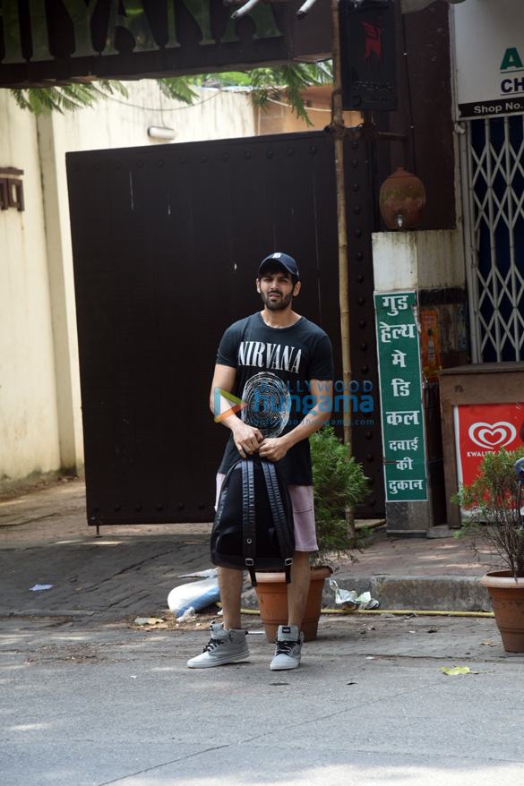 kartik aaryan and mira rajput snapped post their gym sessions 3