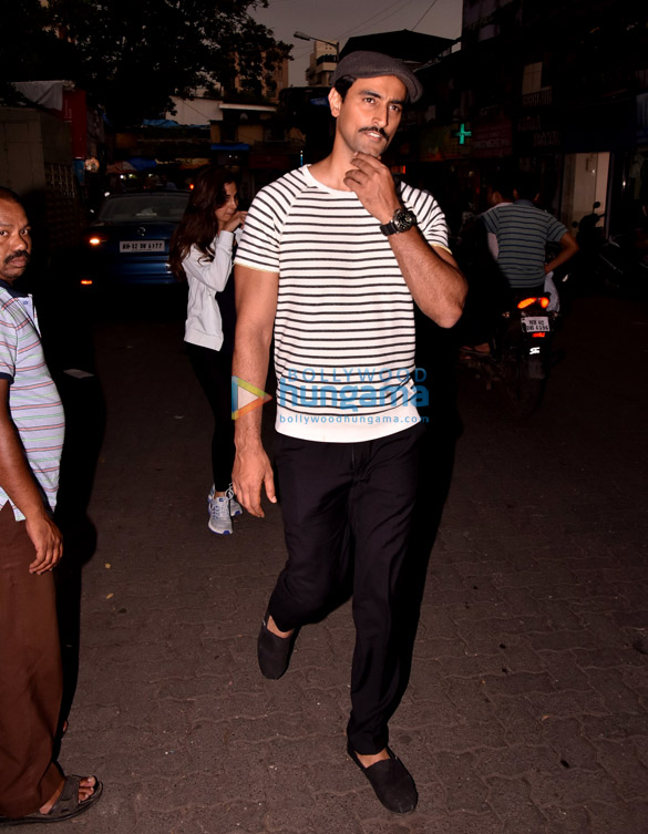 kunal kapoor snapped in bandra 1