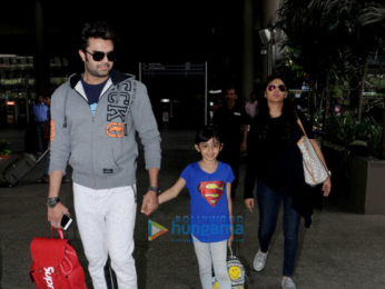 Manish Paul spotted with family at the airport