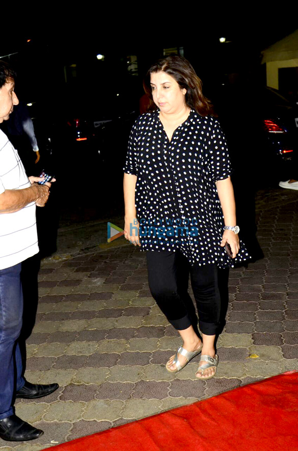 members of bollywood fraternity at ram mukerjis prayer meet 4 2