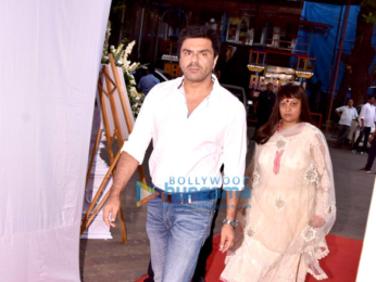 Members of Bollywood fraternity at Ram Mukerji's prayer meet