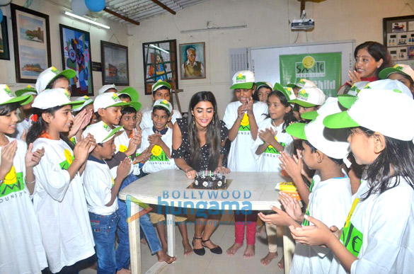pooja hegde celebrates her birthday with kids from smile foundation 5