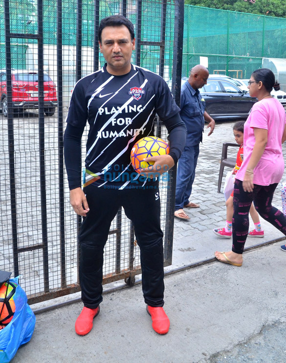 ranbir kapoor snapped at a soccer match 3