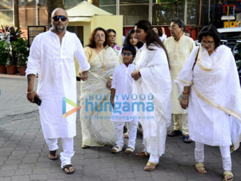 Rani Mukerji’s family arrives for Ram Mukerji's prayer meet