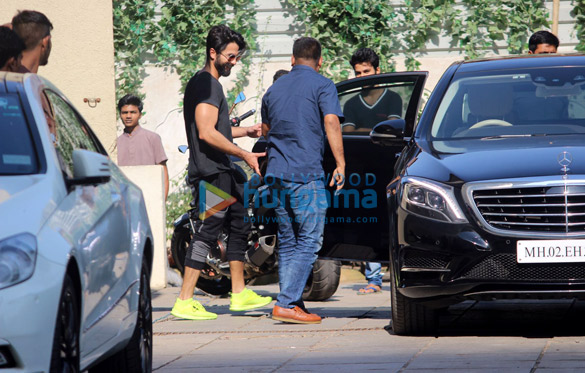 shahid kapoor snapped at gym 5 2