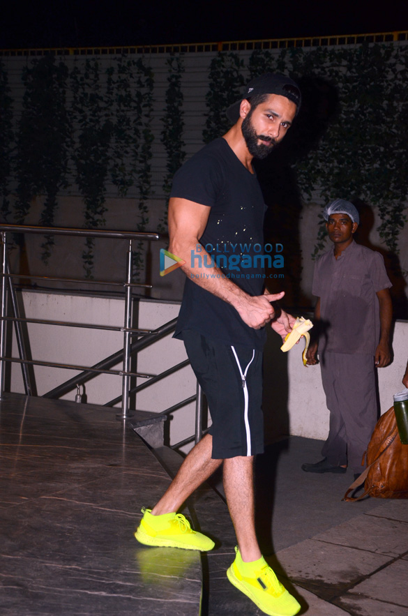 Shahid Kapoor snapped outside his gym Shahid Kapoor snapped outside his gym