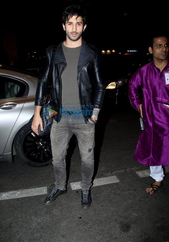 sidhant gupta snapped at the airport 2