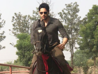 WATCH: Sidharth Malhotra enjoys horse riding with his new friend Chetak in Jaipur WATCH: Sidharth Malhotra enjoys horse riding with his new friend Chetak in Jaipur