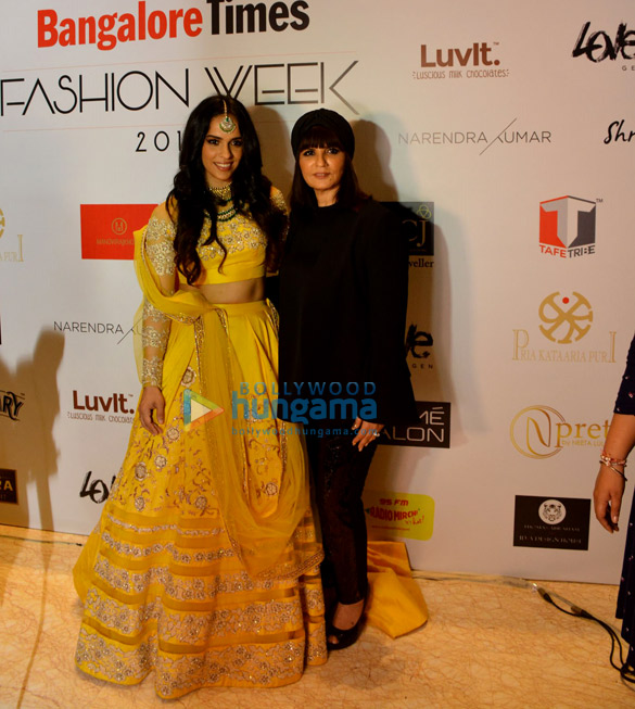 sridevi shruti hassan saina nehwal walk the ramp at the bangalore times fashion week 2017 3