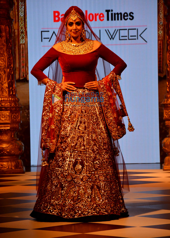 sridevi shruti hassan saina nehwal walk the ramp at the bangalore times fashion week 2017 6