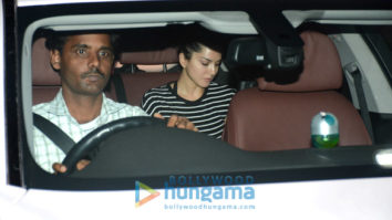 Sunny Leone spotted at Juhu