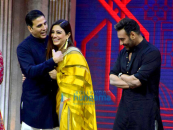 Team of Golmaal Again promote their film on the sets of 'The Great Indian Laughter Challenge'