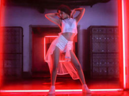 WOW! This tribute of Vaani Kapoor grooving to an old classic from Sharmila Tagore starrer Daag will leave you stunned