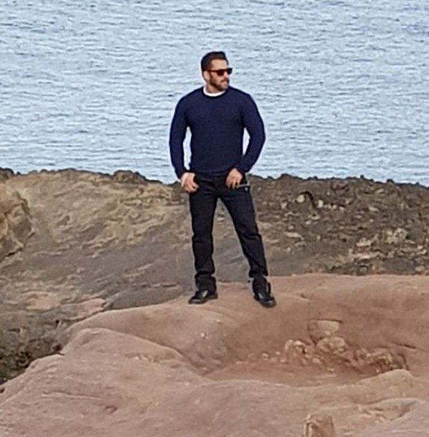 Tiger Zinda Hai Salman Khan and Katrina Kaif hang out while shooting for a song in Greece1