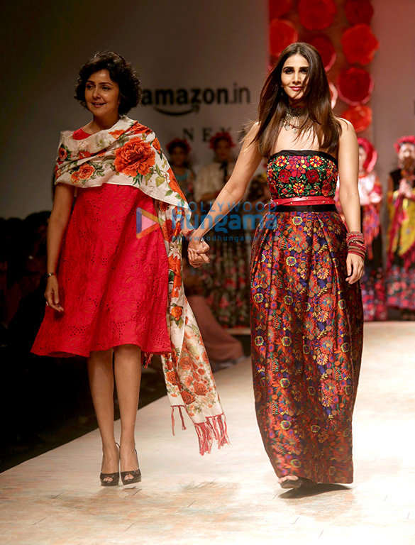vaani kapoor walks the ramp for designer payal jain at the amazon india fashion week 1