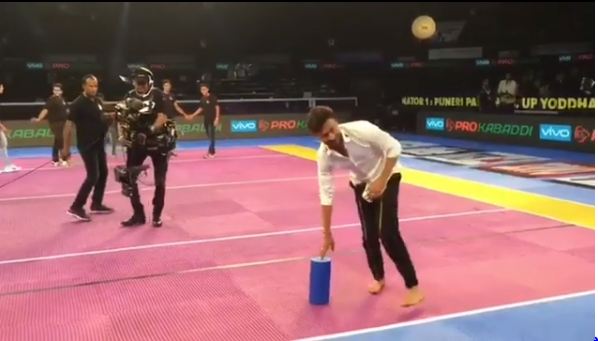 WATCH Irrfan Khan plays kabaddi at Pro- Kabaddi promotes Qarib Qarib Singlle on pro-kabaddi