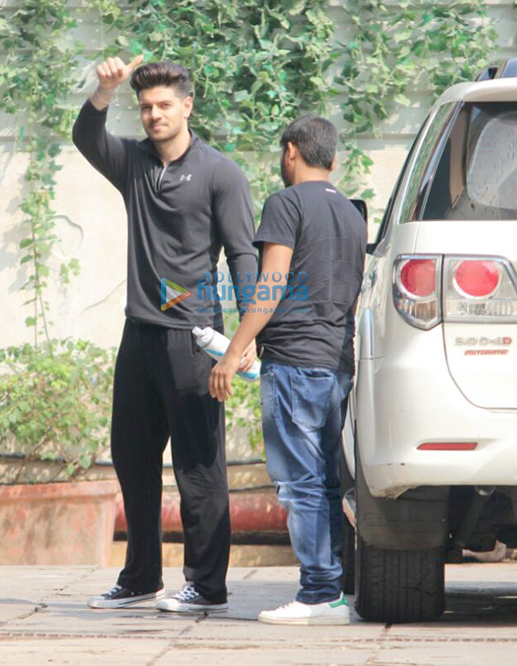 aditya roy kapur and sooraj pancholi spotted outside their gym 2