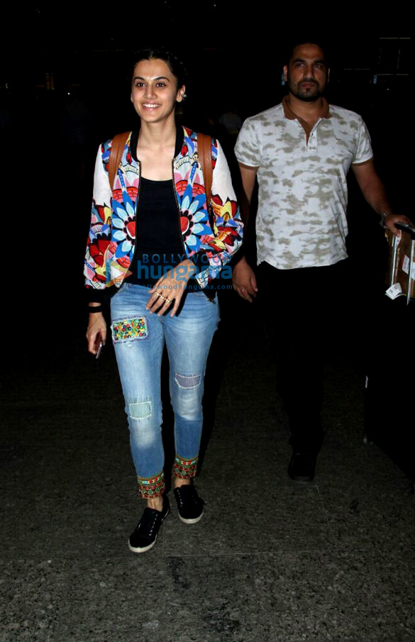 alia bhatt taapsee pannu and others snapped at the airport 6