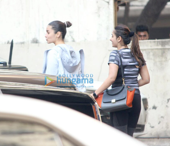 alia bhatt snapped outside her gym 3