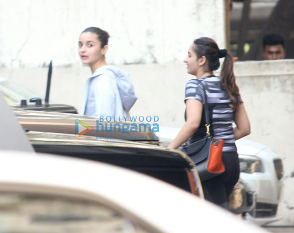 alia bhatt snapped outside her gym 5