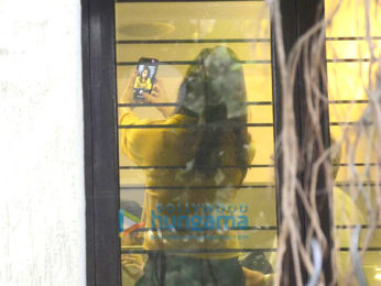 Anushka Sharma snapped at Bblunt