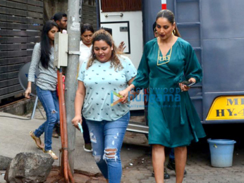 Bipasha Basu, Sussanne Khan, Malaika Arora snapped at a shoot