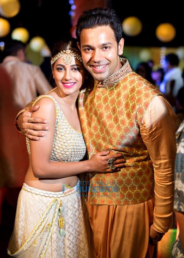 celebs attend saurabh pandey and zara barrings mehndi celebrations 8