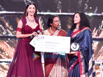 Celebs grace closing ceremony of IFFI 2017 in Goa