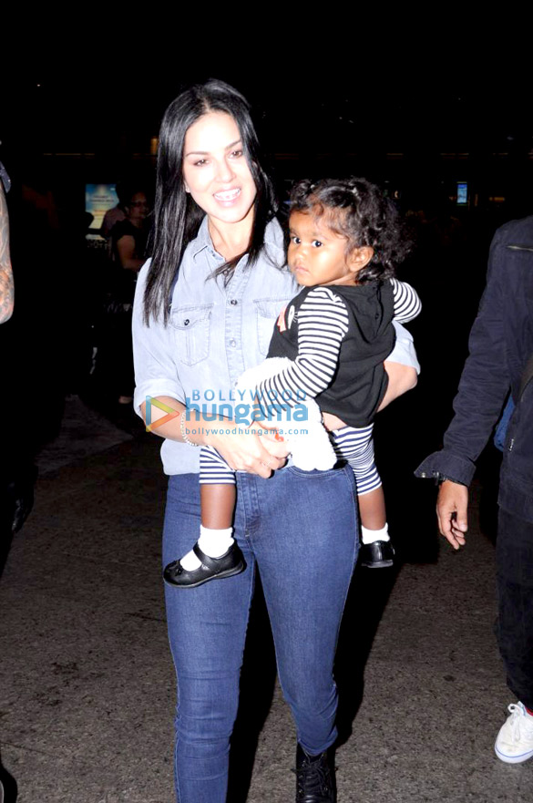 deepika padukone and sunny leone snapped at airport 4