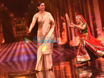 Deepika Padukone promotes Padmavati on the sets of Super Dancer