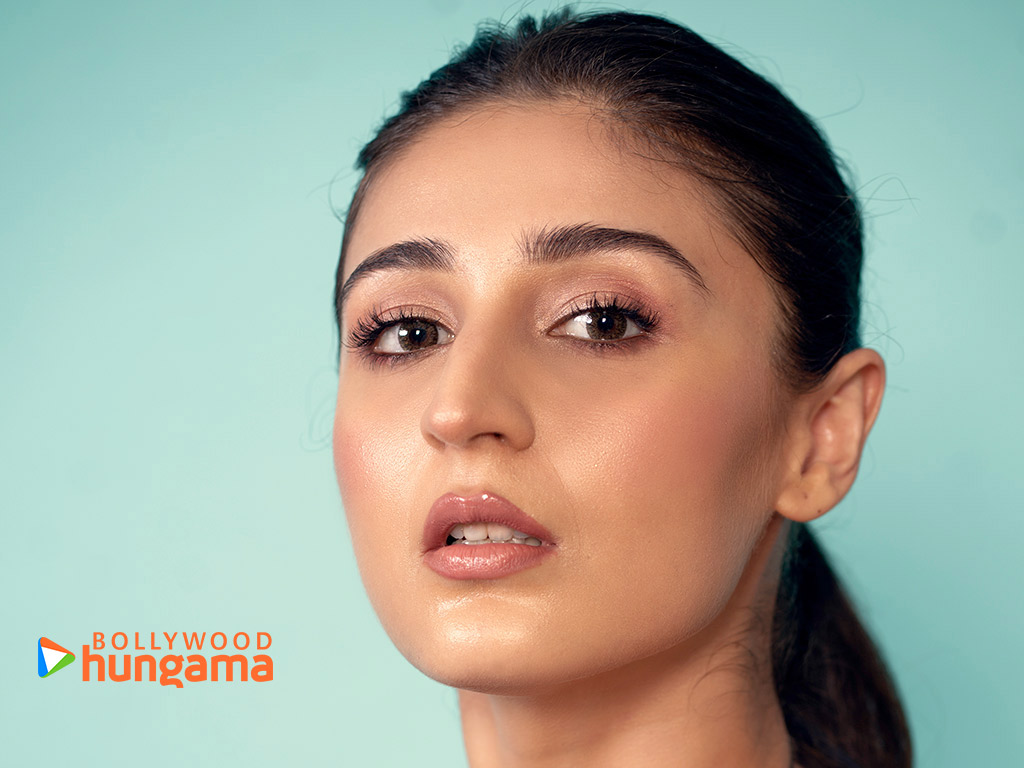Dhvani Bhanushali Dhvani Bhanushali