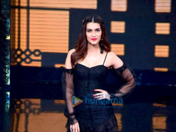 Hrithik Roshan, Kriti Sanon and Rajkummar Rao snapped on sets of Farah Khan's Lip Sing Battle