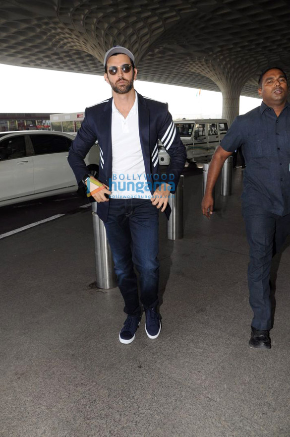 hrithik roshan shilpa shetty and others snapped at the airport 1