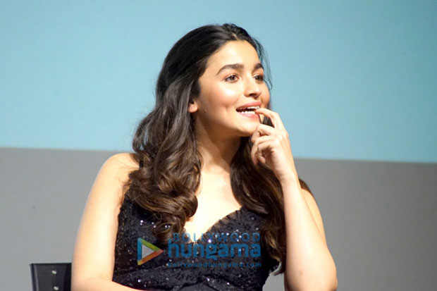 I get uncomfortable when people compare me to yesteryear actresses” - Alia Bhatt gets candid at IFFI Goa 2017-1