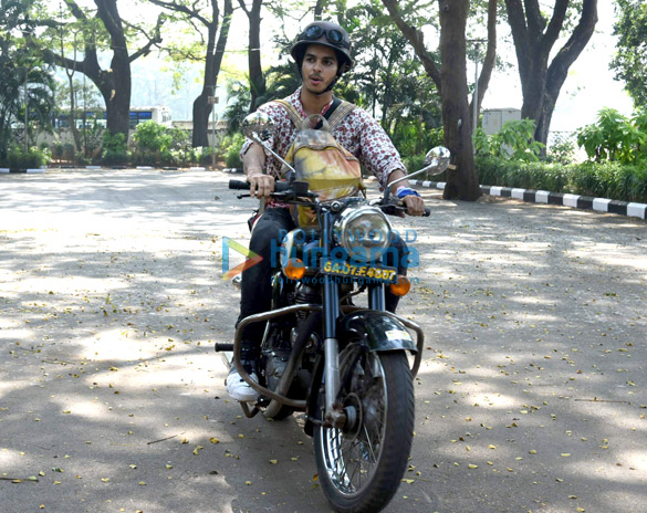 ishaan khattar snapped on bike in goa 4
