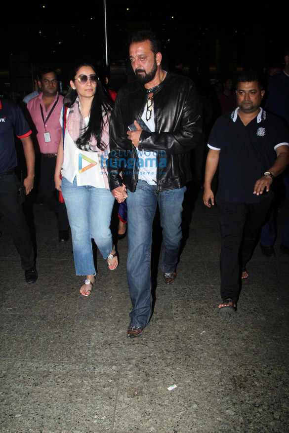 jacqueline fernandez and sanjay dutt snapped at the airport1 3