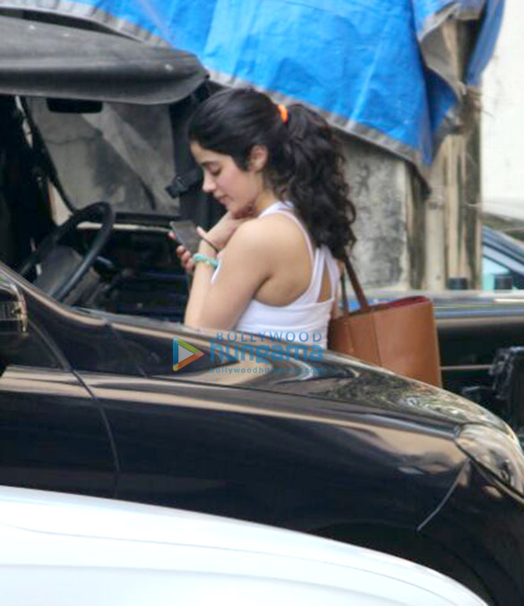janhvi kapoor snapped at the gym 2 2