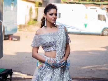 Kanika Kapoor and Sonakshi Sinha shoot for the grand finale of 'Om Shanti Om'