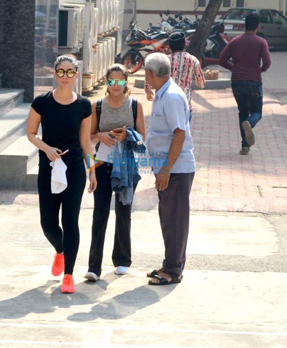 Kareena Kapoor Khan, Amrita Arora, Soha Ali Khan snapped at the gym Kareena Kapoor Khan, Amrita Arora, Soha Ali Khan snapped at the gym