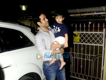 Kareena Kapoor Khan & Tusshar Kapoor snapped with Taimur Ali Khan & Laksshya Kapoor in Bandra