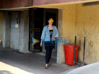 Kareena Kapoor khan snapped post her gym session in Khar