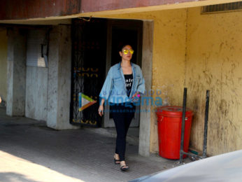 Kareena Kapoor khan snapped post her gym session in Khar